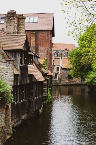 Personeelsreis Brugge, maak een boottocht over de schilderachtige grachten van deze middeleeuwse stad