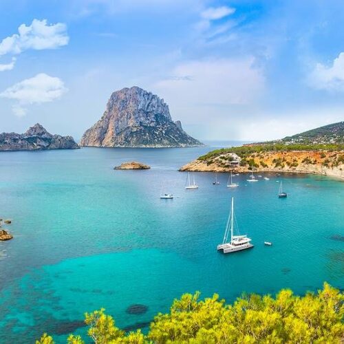 Zeilincentive Ibiza, proef lokale gerechten en geniet van verse zeevruchten in een luxe setting
