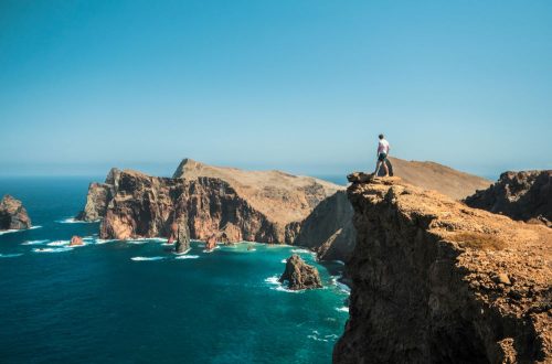 Personeelsreis Madeira, geniet van het panoramische uitzicht op de kliffen van Cabo Girão.