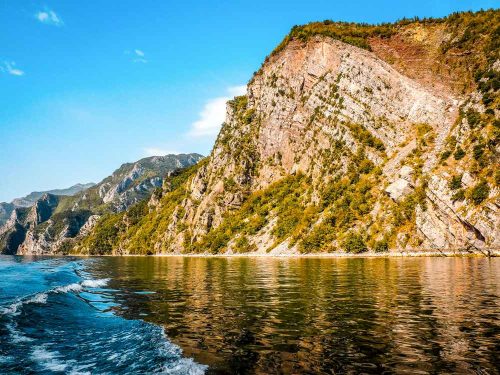 Personeelsreis naar Albanië, ontdek ongerepte natuur en historische steden tijdens een bijzonder bedrijfsuitje
